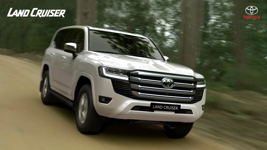 Toyota Land Cruiser 300 ZX 3.5L Twin-Turbo V6 / VX - 4WHEELS Rent a Car Lahore